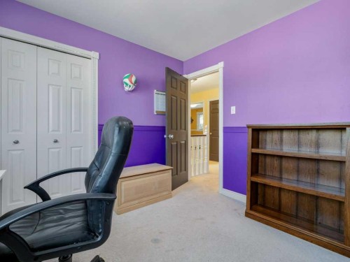 39 Eton Road West, Lethbridge, AB 