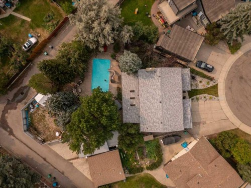 39 Eton Road West, Lethbridge, AB 