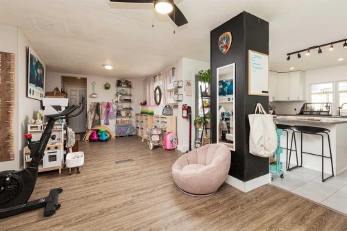 910 8 Street South, Lethbridge, AB - Indoor Photo Showing Other Room