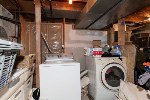 910 8 Street South, Lethbridge, AB - Indoor Photo Showing Laundry Room