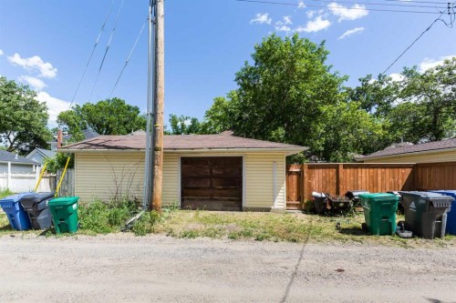 910 8 Street South, Lethbridge, AB - Outdoor