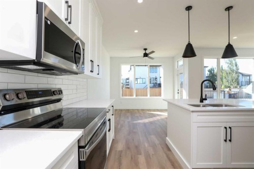 30 Rivergrove Run West, Lethbridge, AB 