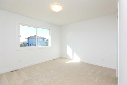 30 Rivergrove Run West, Lethbridge, AB 