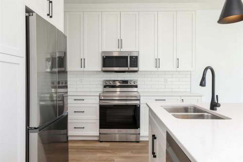 30 Rivergrove Run West, Lethbridge, AB 