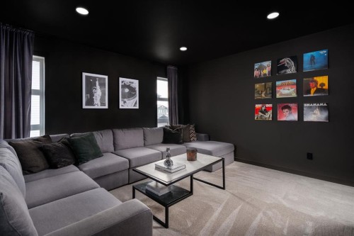 55 Miners Road West, Lethbridge, AB - Indoor Photo Showing Living Room