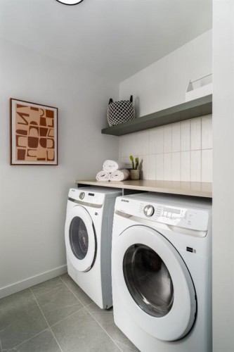 55 Miners Road West, Lethbridge, AB - Indoor Photo Showing Laundry Room