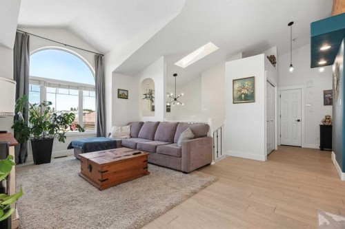 27 Firelight Way West, Lethbridge, AB - Indoor Photo Showing Living Room