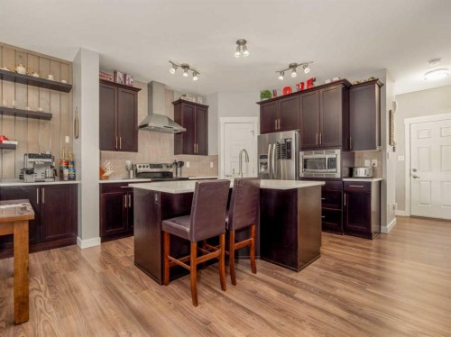 386 Moonlight Way West, Lethbridge, AB - Indoor Photo Showing Kitchen With Upgraded Kitchen