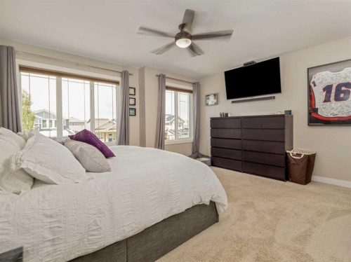 386 Moonlight Way West, Lethbridge, AB - Indoor Photo Showing Bedroom