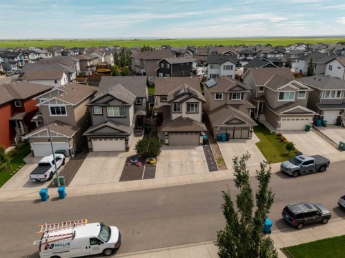 386 Moonlight Way West, Lethbridge, AB - Outdoor With Facade