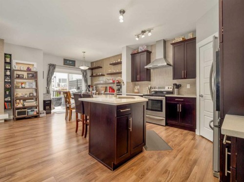 386 Moonlight Way West, Lethbridge, AB - Indoor Photo Showing Kitchen