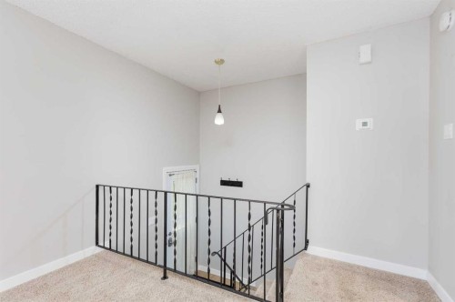 13-5 Acadia Road West, Lethbridge, AB - Indoor Photo Showing Other Room
