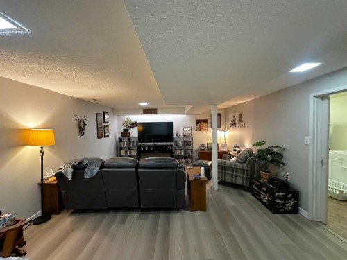 129 Greenview Close North, Lethbridge, AB - Indoor