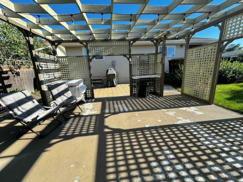 129 Greenview Close North, Lethbridge, AB - Outdoor