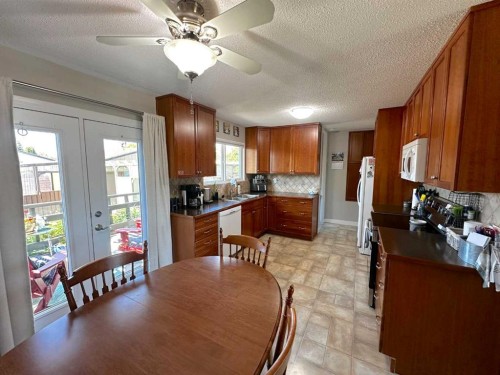 129 Greenview Close North, Lethbridge, AB - Indoor