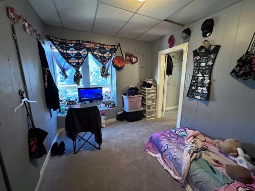 61 2 Avenue East, Cardston, AB - Indoor