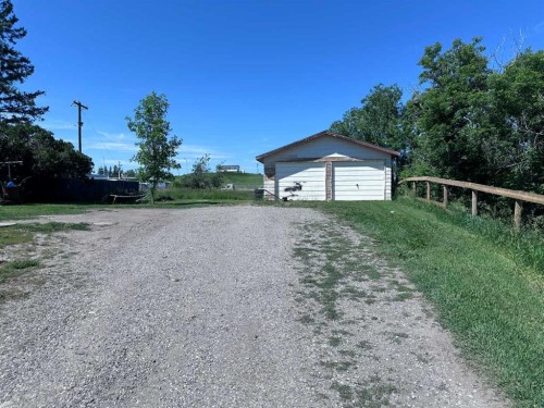 61 2 Avenue East, Cardston, AB - Outdoor