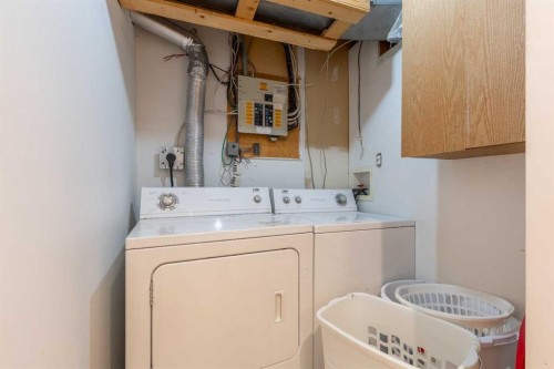 27 Laval Boulevard West, Lethbridge, AB - Indoor Photo Showing Laundry Room