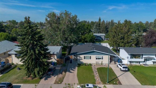 27 Laval Boulevard West, Lethbridge, AB - Outdoor With View