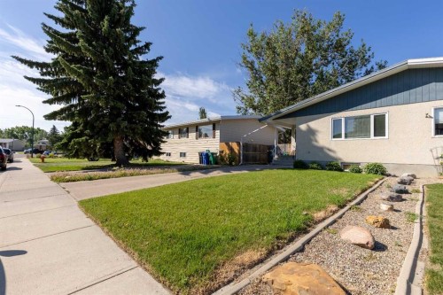 27 Laval Boulevard West, Lethbridge, AB - Outdoor