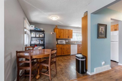 27 Laval Boulevard West, Lethbridge, AB - Indoor