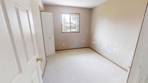 42 Mt Backus Crescent West, Lethbridge, AB 