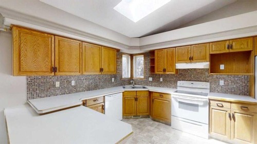 42 Mt Backus Crescent West, Lethbridge, AB 