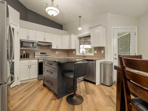 7 Kodiak Boulevard North, Lethbridge, AB 