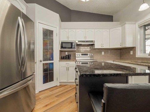 7 Kodiak Boulevard North, Lethbridge, AB 