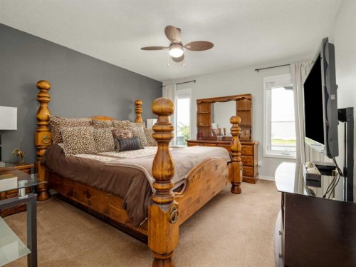 7 Kodiak Boulevard North, Lethbridge, AB 