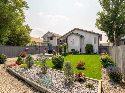 7 Kodiak Boulevard North, Lethbridge, AB 