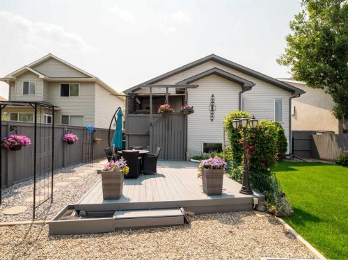 7 Kodiak Boulevard North, Lethbridge, AB 