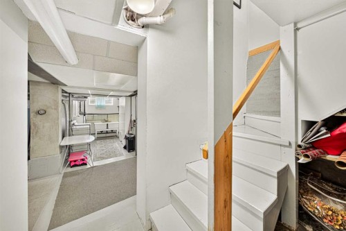 7826 22 Avenue, Coleman, AB - Indoor Photo Showing Other Room