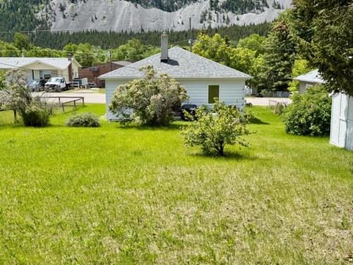 14825 21 Avenue South, Frank, AB - Outdoor