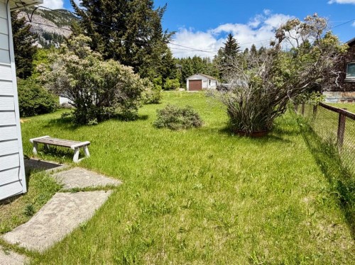 14825 21 Avenue South, Frank, AB - Outdoor