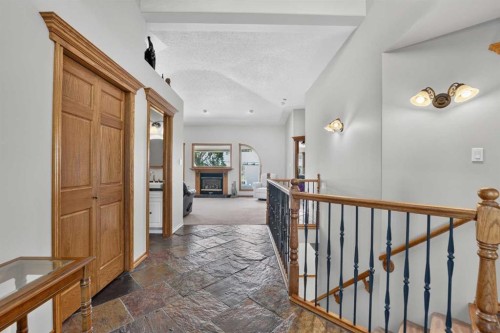 27 Cougar Bay North, Lethbridge, AB - Indoor Photo Showing Other Room