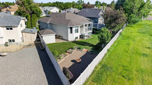 27 Cougar Bay North, Lethbridge, AB - Outdoor
