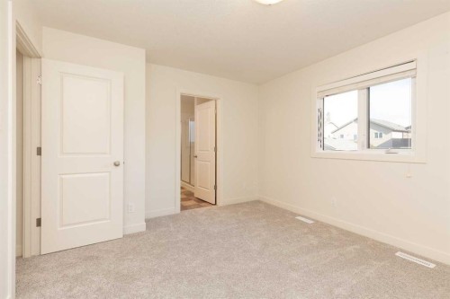 78 Sunridge Boulevard West, Lethbridge, AB 