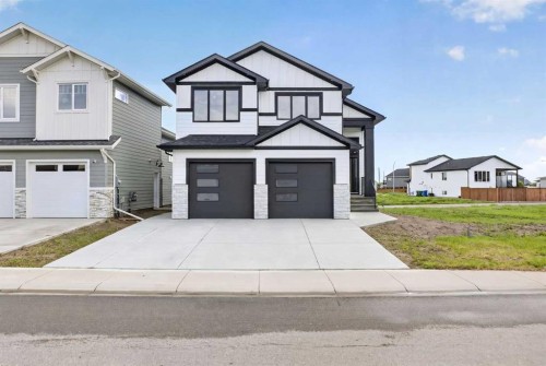 680 Sixmile Crescent SOUTH Lethbridge, AB T1K 8G3