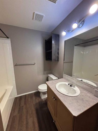 15 Blackfoot Boulevard West, Lethbridge, AB 