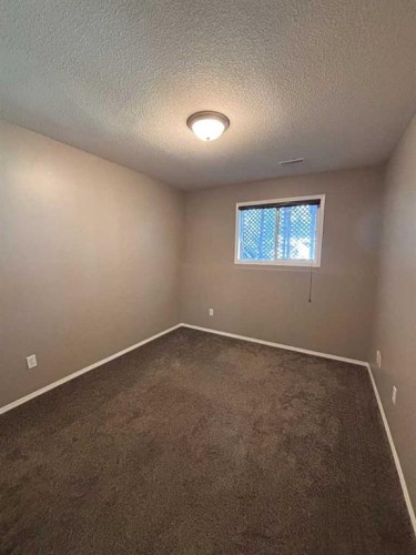15 Blackfoot Boulevard West, Lethbridge, AB 