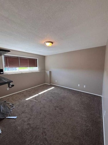 15 Blackfoot Boulevard West, Lethbridge, AB 