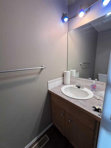 15 Blackfoot Boulevard West, Lethbridge, AB 