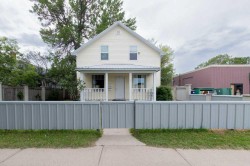 1312 4 Avenue NORTHLethbridge, AB T1H 0L2