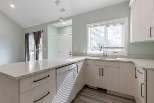 444 20 Street North, Lethbridge, AB 