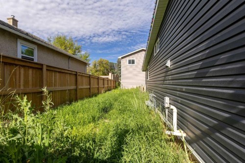 444 20 Street North, Lethbridge, AB 