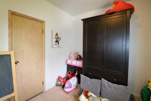 186 8 Street West, Cardston, AB - Indoor Photo Showing Other Room