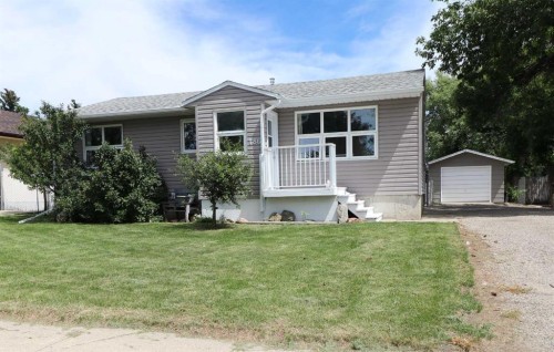 186 8 Street WEST Cardston, AB T0K 0K0