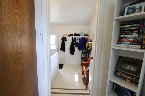 186 8 Street West, Cardston, AB - Indoor Photo Showing Other Room