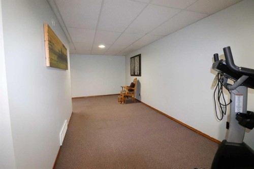 186 8 Street West, Cardston, AB - Indoor Photo Showing Other Room